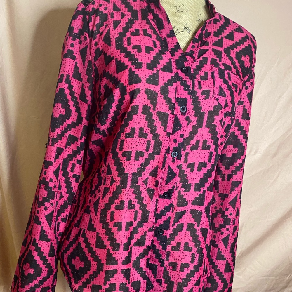 Women’s pink and black blouse